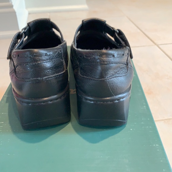 Clarks Styx – Women’s 7M – Black Leather Clogs - Picture 3 of 6